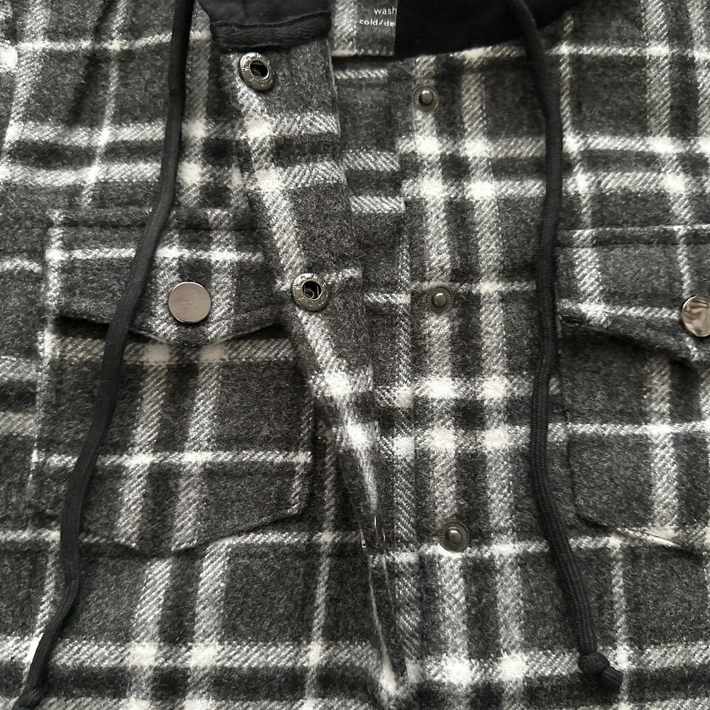 Adorable Black and White Plaid Shacket - Picture 4 of 9